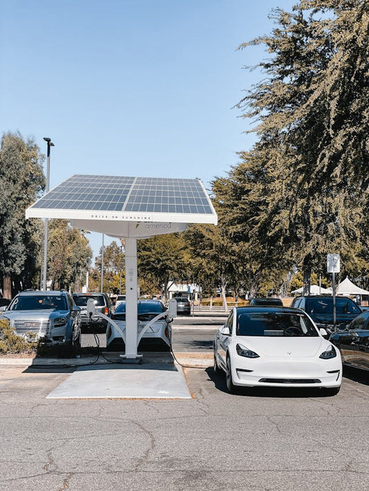 Electric Solar Vehicles Reduces Charging Stations